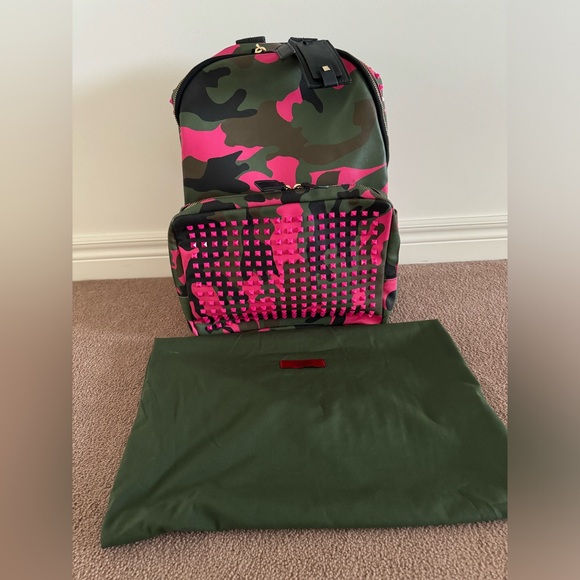 ‼️SOLD‼️Valentino Garavani backpack - Picture 1 of 14